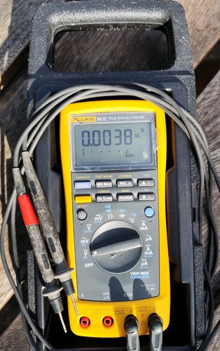 Fluke true rms - iv,