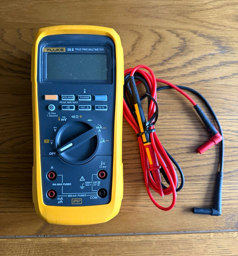 Fluke true rms cat iv - fluke,