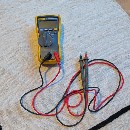 Fluke 113 true rms multimeter - 113,