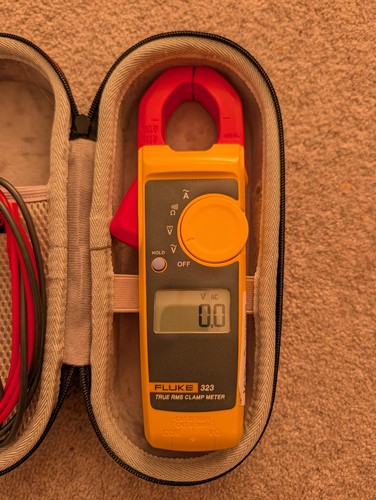 Fluke 323 clamp meter - meter, true