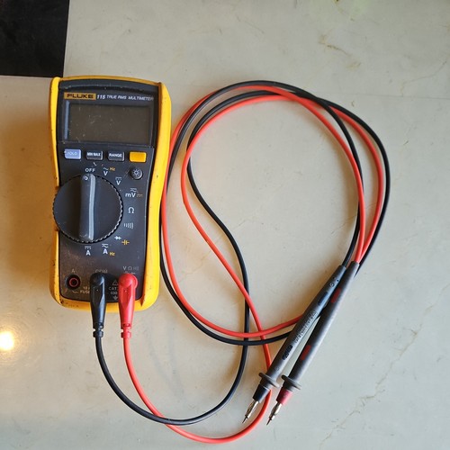 Fluke 115 true rms multimeter - true,