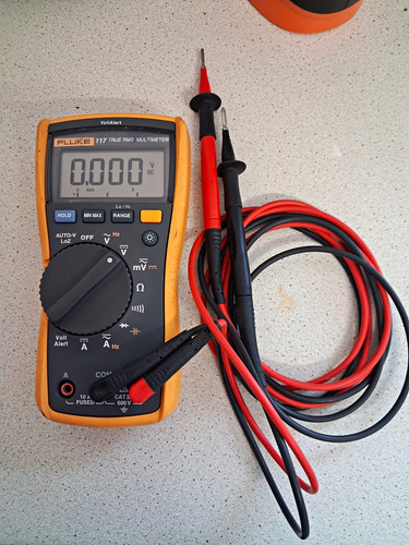 Fluke 117 true rms - rms, cat